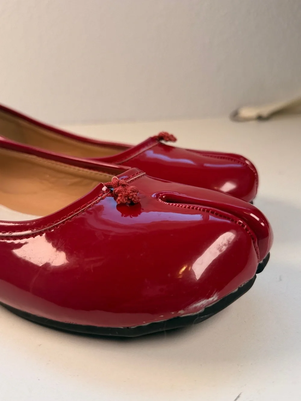 RABOESY Red Patent Tabi Split Toe Ballet Flats EU 39 US 8.5 Shoes